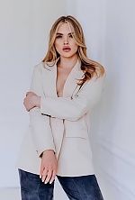 Ukrainian mail order bride Anastasia from Kyiv with blonde hair and green eye color - image 3
