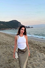 Ukrainian mail order bride Maryna from Kremenchug with brunette hair and green eye color - image 4
