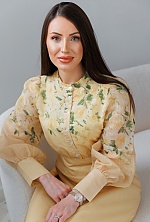Ukrainian mail order bride Oksana from Brussels with brunette hair and green eye color - image 6