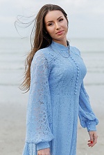 Ukrainian mail order bride Oksana from Brussels with brunette hair and green eye color - image 3