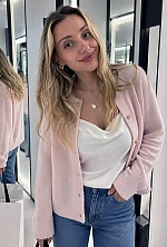 Ukrainian mail order bride Alina from Barcelona with light brown hair and brown eye color - image 9