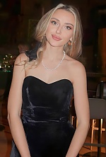 Ukrainian mail order bride Alina from Barcelona with light brown hair and brown eye color - image 5