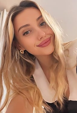 Alina, 25 y.o. from Barcelona, Spain