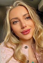Ukrainian mail order bride Alina from Barcelona with light brown hair and brown eye color - image 3