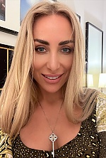 Ukrainian mail order bride Natalia from Valencia with blonde hair and blue eye color - image 2
