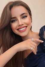 Ukrainian mail order bride Maria from Kyiv with light brown hair and brown eye color - image 2
