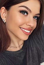 Ukrainian mail order bride Yullia from Lviv with light brown hair and hazel eye color - image 3