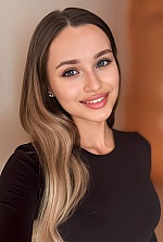 Ukrainian mail order bride Yelyzaveta from Madrid with light brown hair and green eye color - image 6