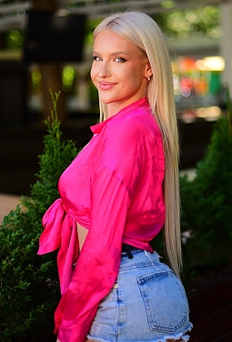 Mariia, 19 y.o. from Odesa, Ukraine