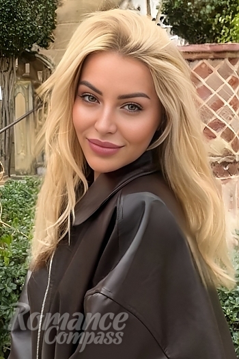 Ukrainian mail order bride Oleksandra from Valencia with blonde hair and green eye color - image 1