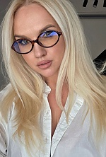 Ukrainian mail order bride Elena from Ljubljana with blonde hair and hazel eye color - image 4