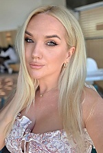 Ukrainian mail order bride Elena from Ljubljana with blonde hair and hazel eye color - image 2
