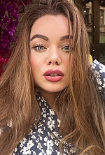 Ukrainian mail order bride Arina from Kyiv with light brown hair and blue eye color - image 5