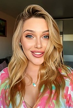 Ukrainian mail order bride Yana from Toronto with blonde hair and green eye color - image 2