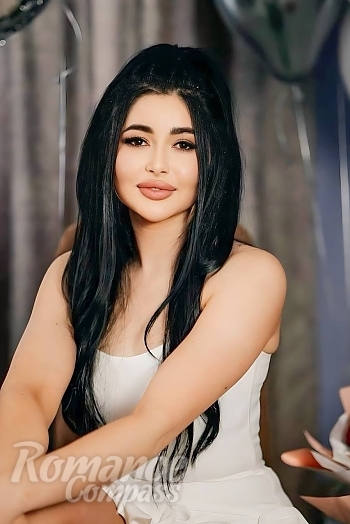 Ukrainian mail order bride Olena from Kyiv with black hair and brown eye color - image 1