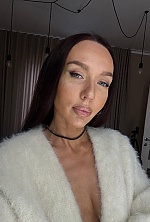 Ukrainian mail order bride Irina from Uzhhorod with light brown hair and green eye color - image 12