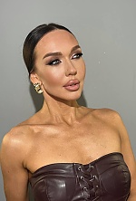 Ukrainian mail order bride Irina from Uzhhorod with light brown hair and green eye color - image 2