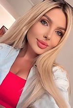 Ukrainian mail order bride Viktoriia from Milan with blonde hair and brown eye color - image 4