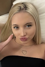 Ukrainian mail order bride Violetta from Odesa with blonde hair and green eye color - image 2