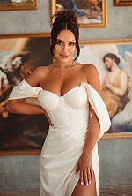 Ukrainian mail order bride Diana from Madrid with brunette hair and green eye color - image 4
