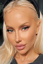 Ukrainian mail order bride Yulia from Chernivtsi with blonde hair and green eye color - image 6