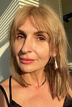 Ukrainian mail order bride Olena from Zaporizhzhya with light brown hair and brown eye color - image 4