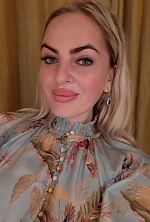 Ukrainian mail order bride Ganna from Verona with blonde hair and green eye color - image 2