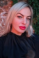 Ukrainian mail order bride Ganna from Verona with blonde hair and green eye color - image 4