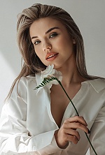 Ukrainian mail order bride Karina from Kyiv with blonde hair and green eye color - image 4