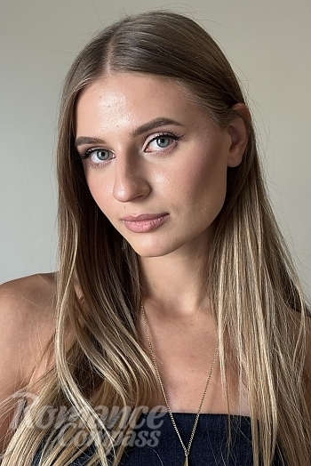 Ukrainian mail order bride Iryna from Ternopil with blonde hair and green eye color - image 1