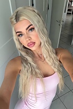 Ukrainian mail order bride Daria from Berlin with blonde hair and green eye color - image 2
