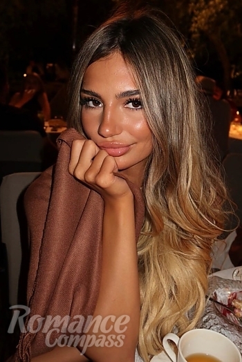 Ukrainian mail order bride Valeriya from Burgas with blonde hair and brown eye color - image 1