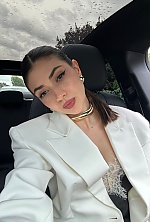 Ukrainian mail order bride Valeria from London with brunette hair and brown eye color - image 2