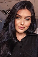 Ukrainian mail order bride Diana from Odesa with black hair and brown eye color - image 5