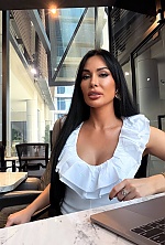 Ukrainian mail order bride Maryna from Dubai with black hair and brown eye color - image 2