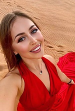 Ukrainian mail order bride Mariana from New York with light brown hair and green eye color - image 3