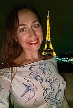 Ukrainian mail order bride Mariana from New York with light brown hair and green eye color - image 11