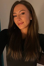 Ukrainian mail order bride Valentyna from Saint-Tropez with brunette hair and brown eye color - image 6