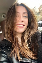 Ukrainian mail order bride Valentyna from Saint-Tropez with brunette hair and brown eye color - image 10