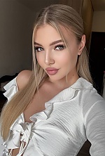 Ukrainian mail order bride Darina from Kyiv with blonde hair and green eye color - image 5