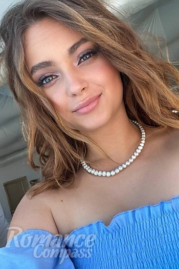 Ukrainian mail order bride Hanna from Odesa with brunette hair and blue eye color - image 1