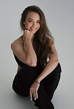 Ukrainian mail order bride Liubov from Odesa with brunette hair and brown eye color - image 2