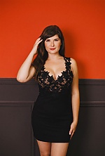 Ukrainian mail order bride Hanna from Mykolayiv with light brown hair and brown eye color - image 3