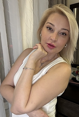 Olena, 42 y.o. from Odesa, Ukraine