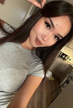 Akbota, 20 y.o. from Astana, Kazakhstan
