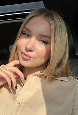 Anastasia, 19 y.o. from Lutsk, Ukraine