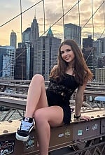 Ukrainian mail order bride Polina from Kyiv with light brown hair and green eye color - image 2