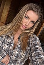 Ukrainian mail order bride Anastasia from Cherkasy with light brown hair and green eye color - image 6