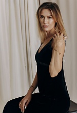 Ukrainian mail order bride Victoria from Cherkasy with light brown hair and brown eye color - image 2