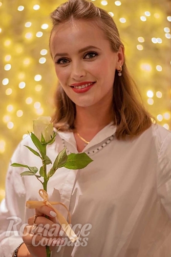 Ukrainian mail order bride Nataliia from New York with light brown hair and grey eye color - image 1